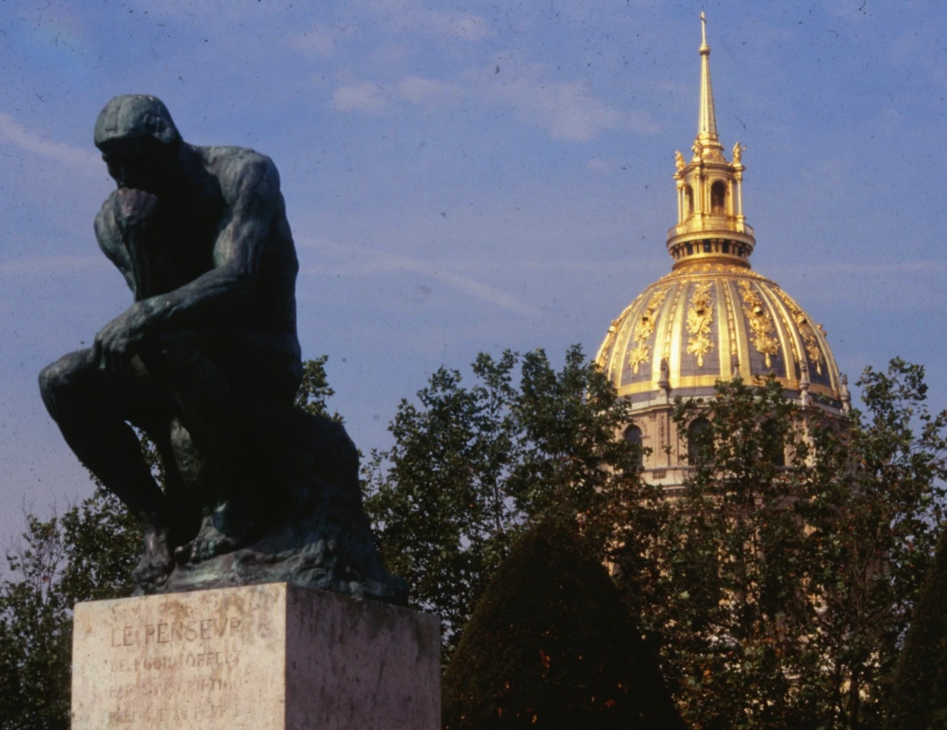 Paris: The City of Light travel photography — Off The Beaten Path Travelogues